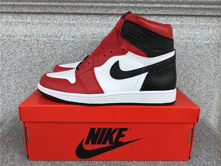 Air Jordan 1 High WMNS