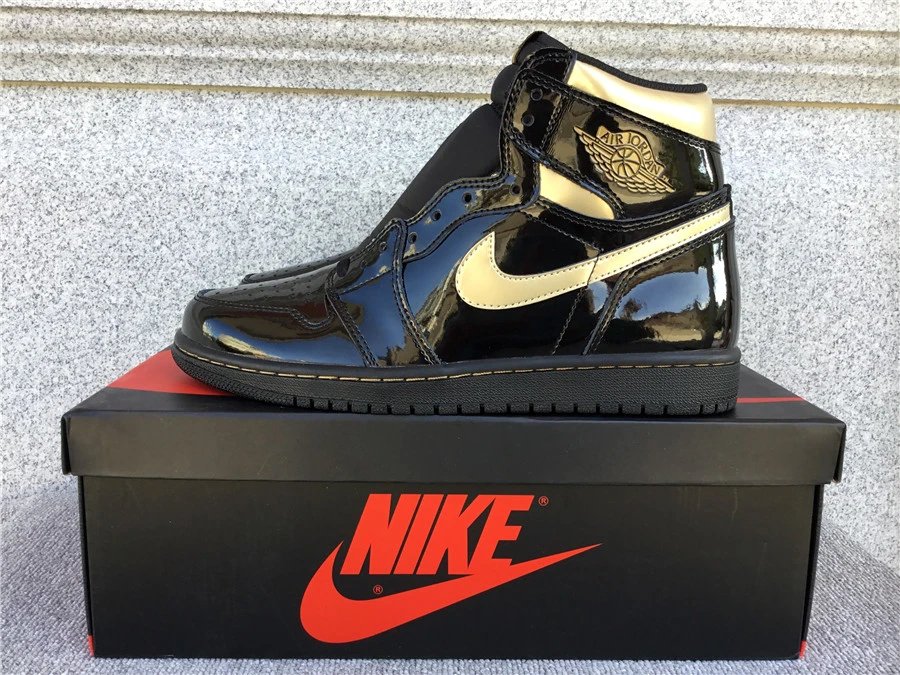 Air Jordan 1 High  OGBlack-Metallic Gold AJ1