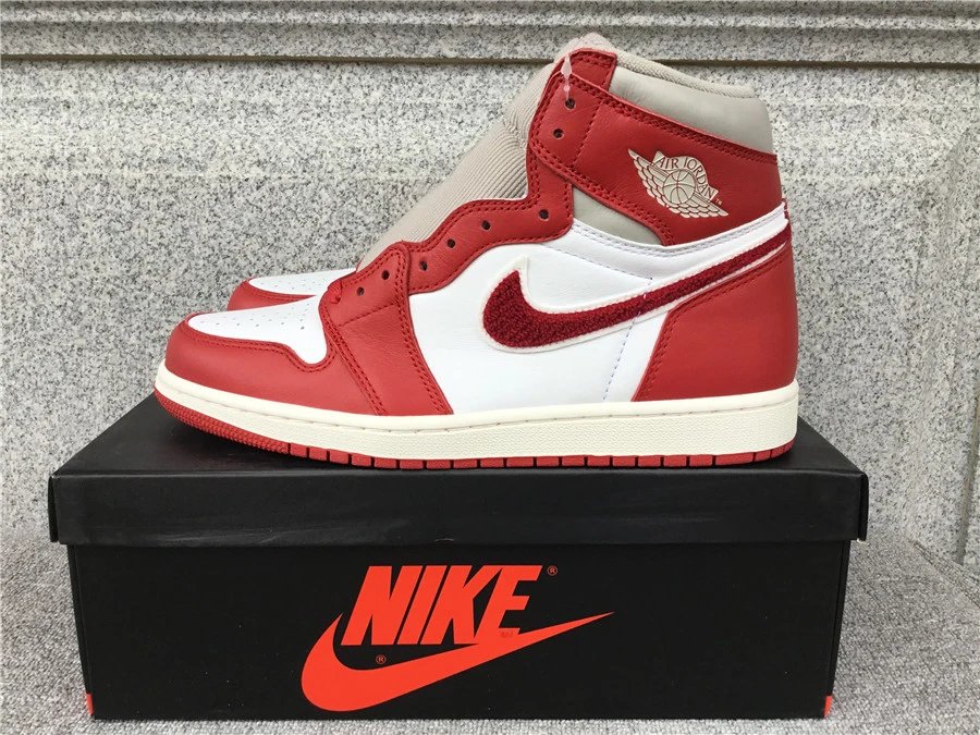Air Jordan 1 High OG chenille