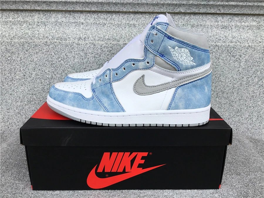 Air Jordan 1 High  OG Hyper Royal