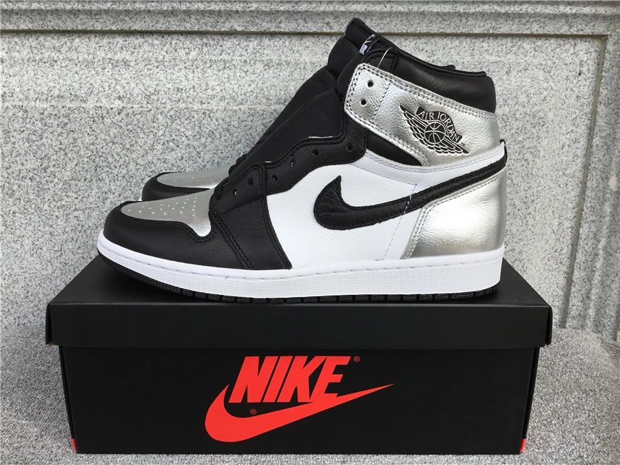 Air Jordan 1 High OG silver Toe