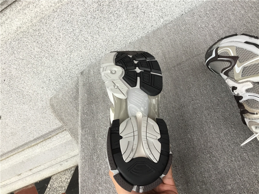 Balenciaga Runner Shoes - Imagine 18