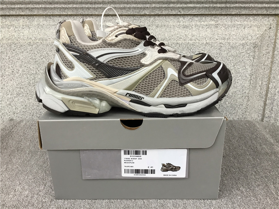 Balenciaga Runner Shoes - Imagine 32