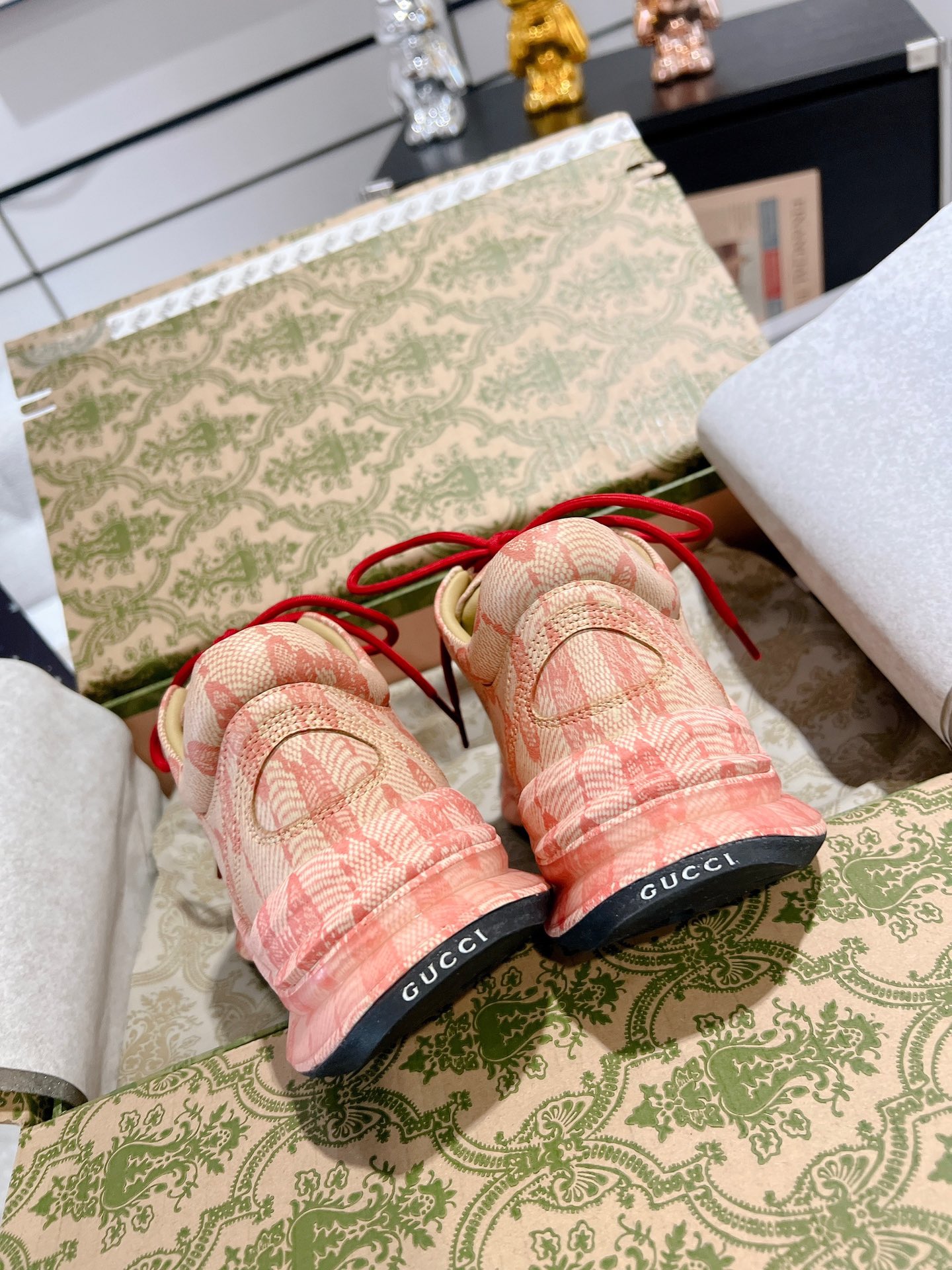 Gucci Run Shoes - Imagine 12