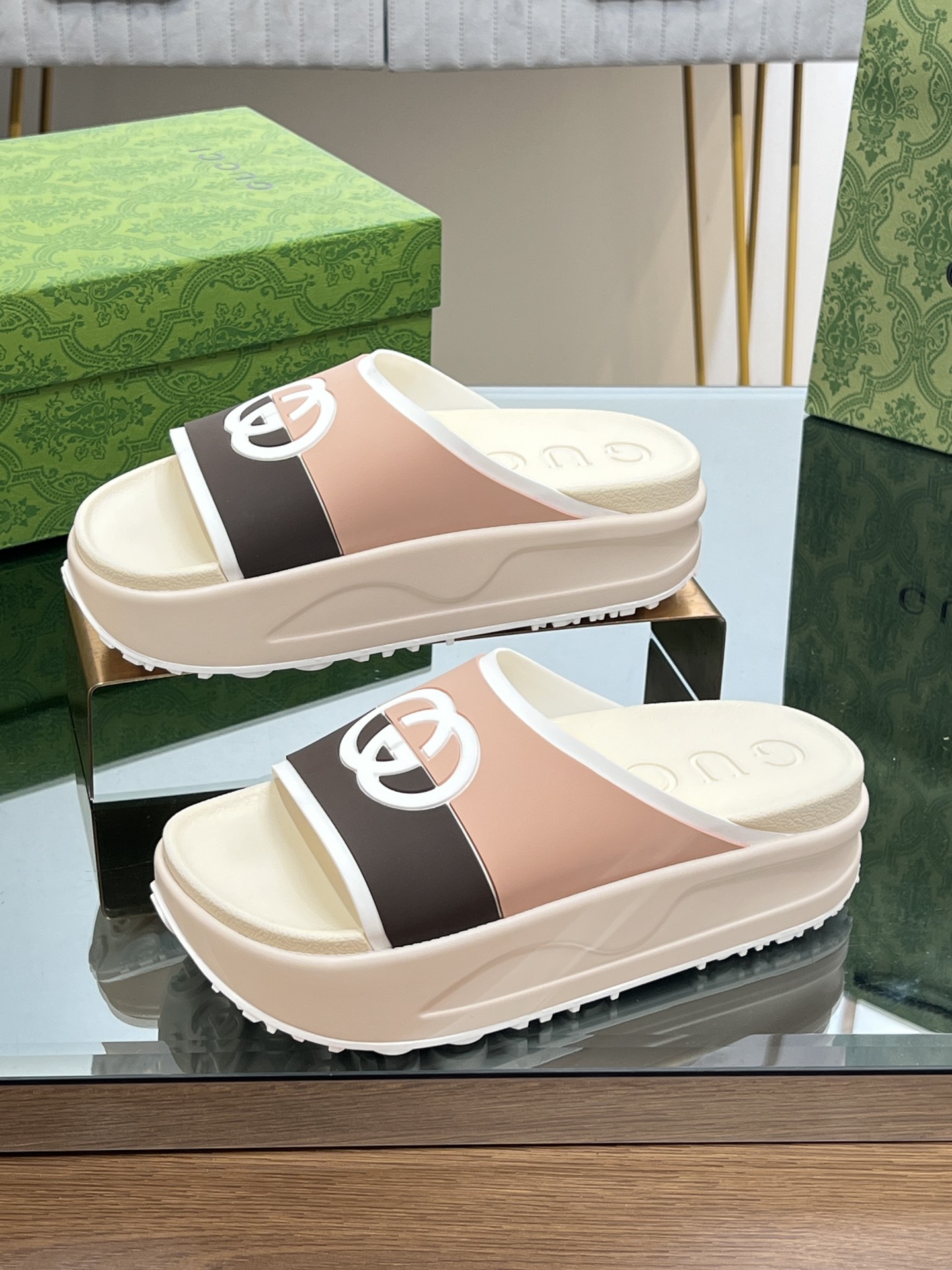 Gucci Slipper Shoes - Image 9