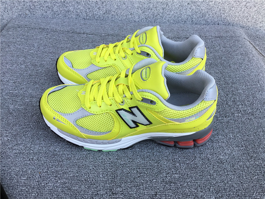 New Balance WL2002 Shoes - Imagine 31